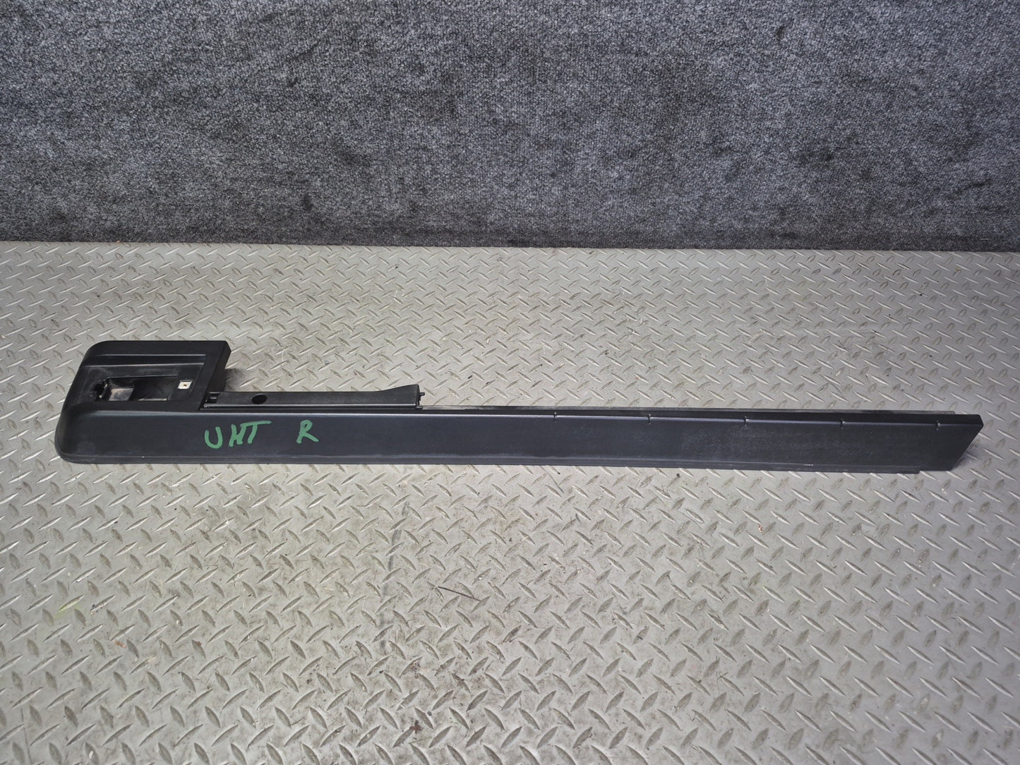 2003-2009 Hummer H2 Rear Right Pass Side Roof Rack Rail Cover Molding