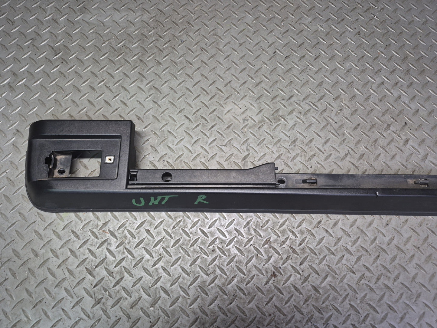 2003-2009 Hummer H2 Rear Right Pass Side Roof Rack Rail Cover Molding