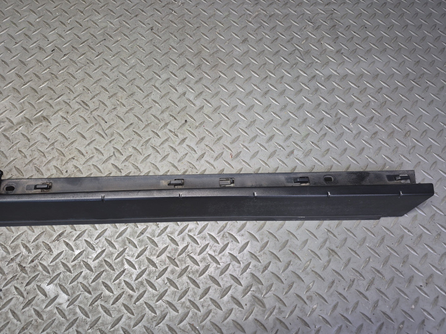 2003-2009 Hummer H2 Rear Right Pass Side Roof Rack Rail Cover Molding