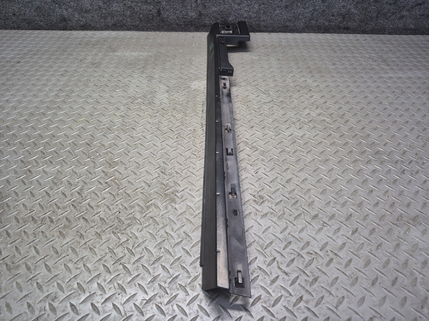 2003-2009 Hummer H2 Rear Right Pass Side Roof Rack Rail Cover Molding