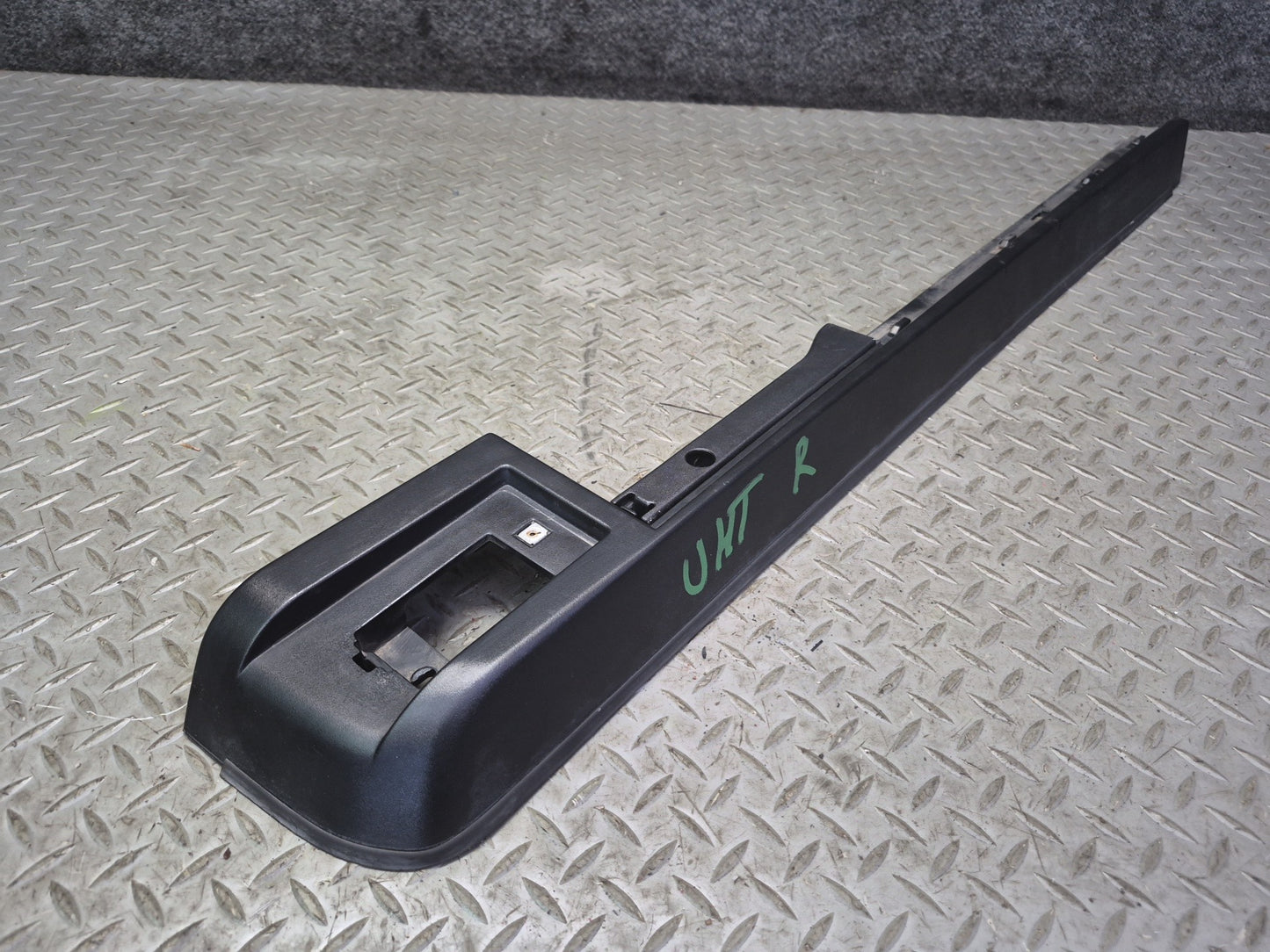 2003-2009 Hummer H2 Rear Right Pass Side Roof Rack Rail Cover Molding