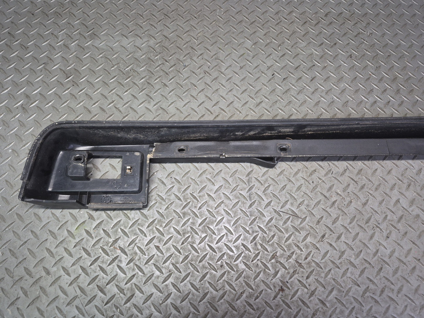 2003-2009 Hummer H2 Rear Right Pass Side Roof Rack Rail Cover Molding