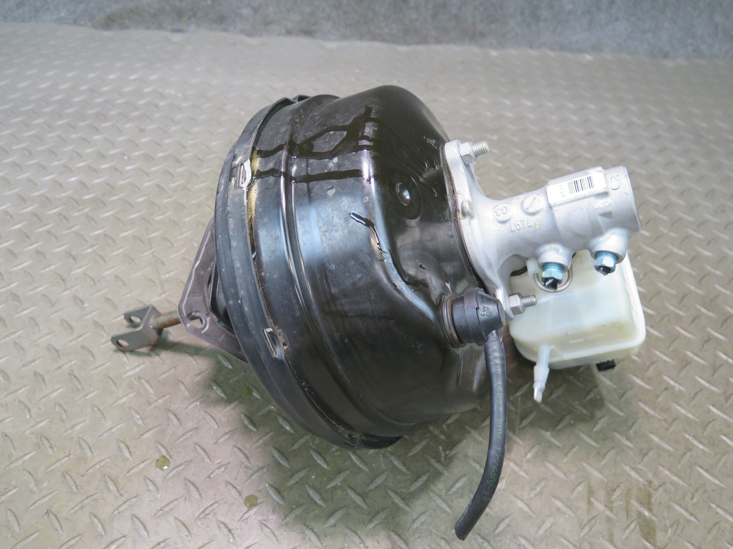 2011-2016 BMW F10 M5 Brake Master Cylinder Booster Fluid Reservoir Tank