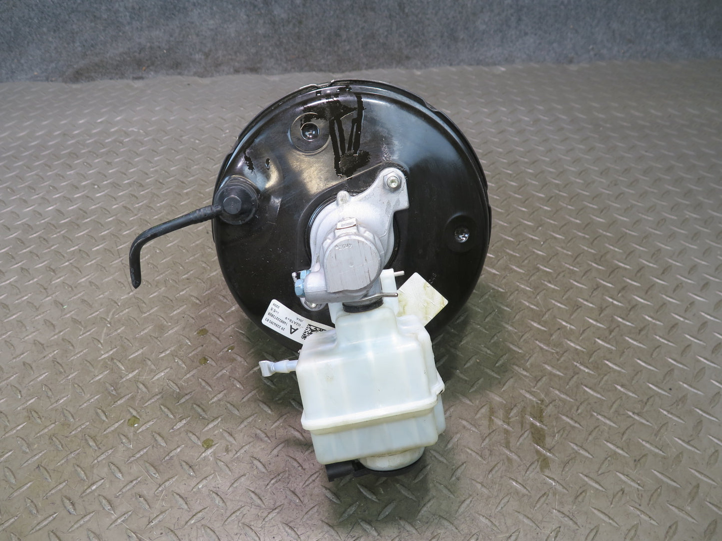 2011-2016 BMW F10 M5 Brake Master Cylinder Booster Fluid Reservoir Tank