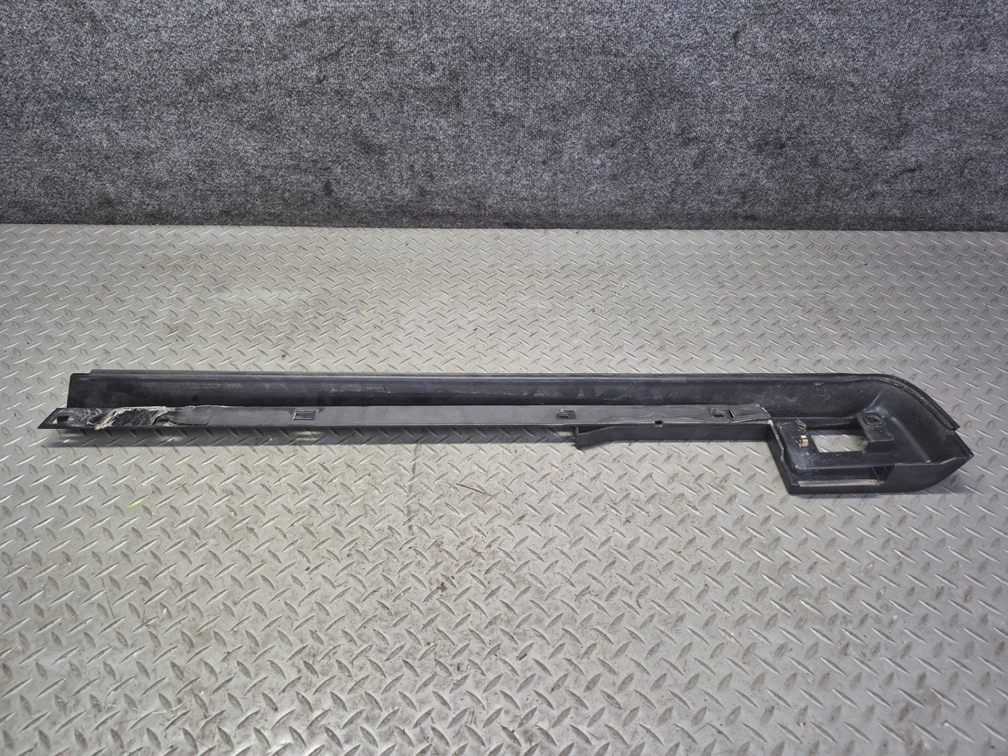 2003-2009 Hummer H2 Rear Left Driver Side Roof Rack Rail Cover Molding