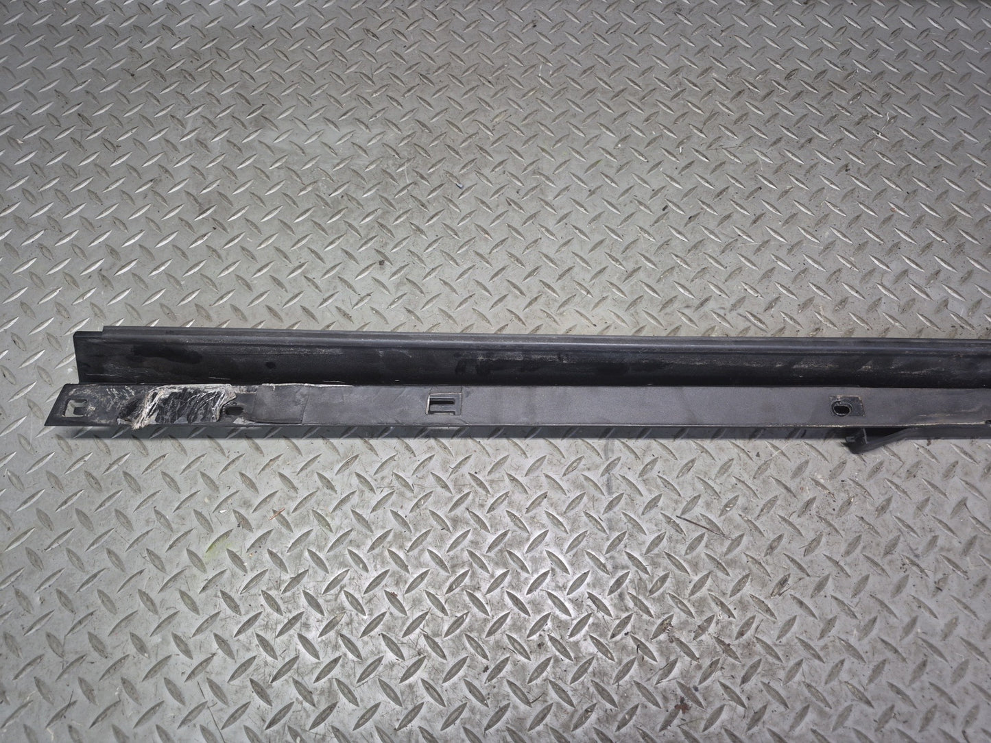 2003-2009 Hummer H2 Rear Left Driver Side Roof Rack Rail Cover Molding