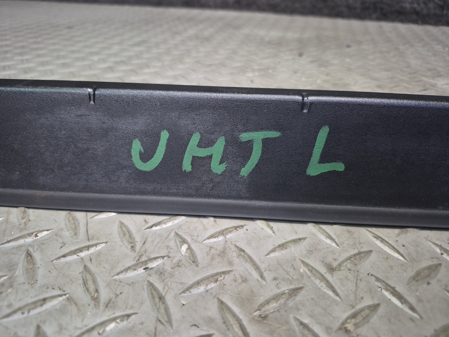 2003-2009 Hummer H2 Rear Left Driver Side Roof Rack Rail Cover Molding