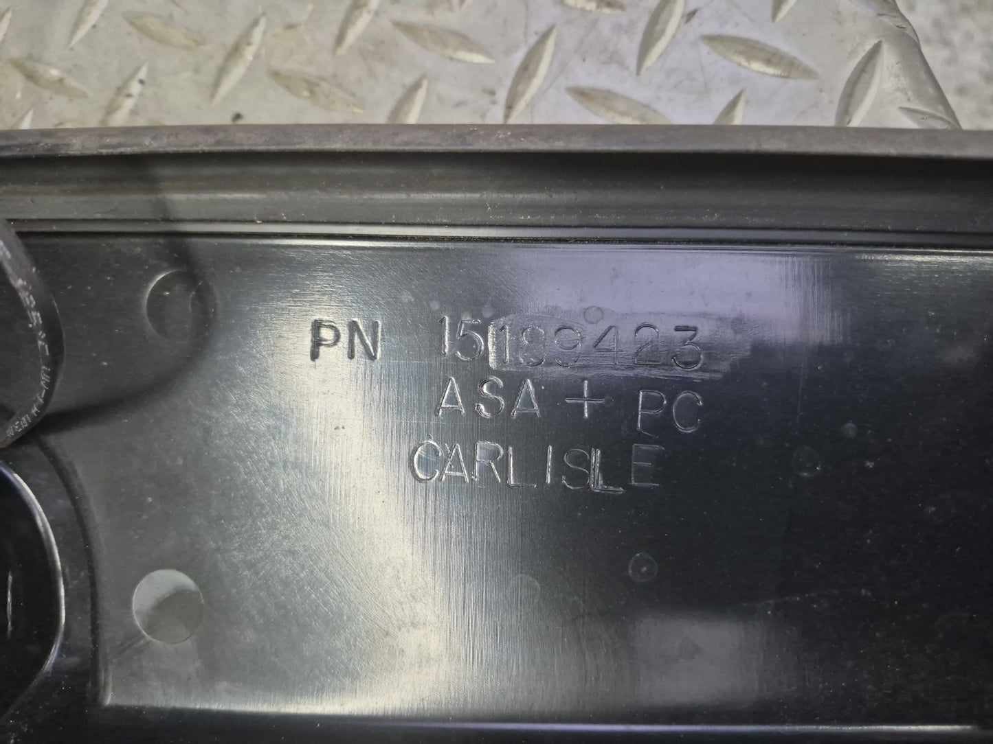 2003-2009 Hummer H2 Rear Trunk Tailgate Liftgate Upper Spoiler 15189423