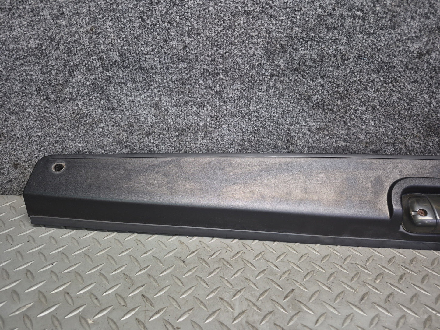 2003-2009 Hummer H2 Rear Trunk Tailgate Liftgate Upper Spoiler 15189423