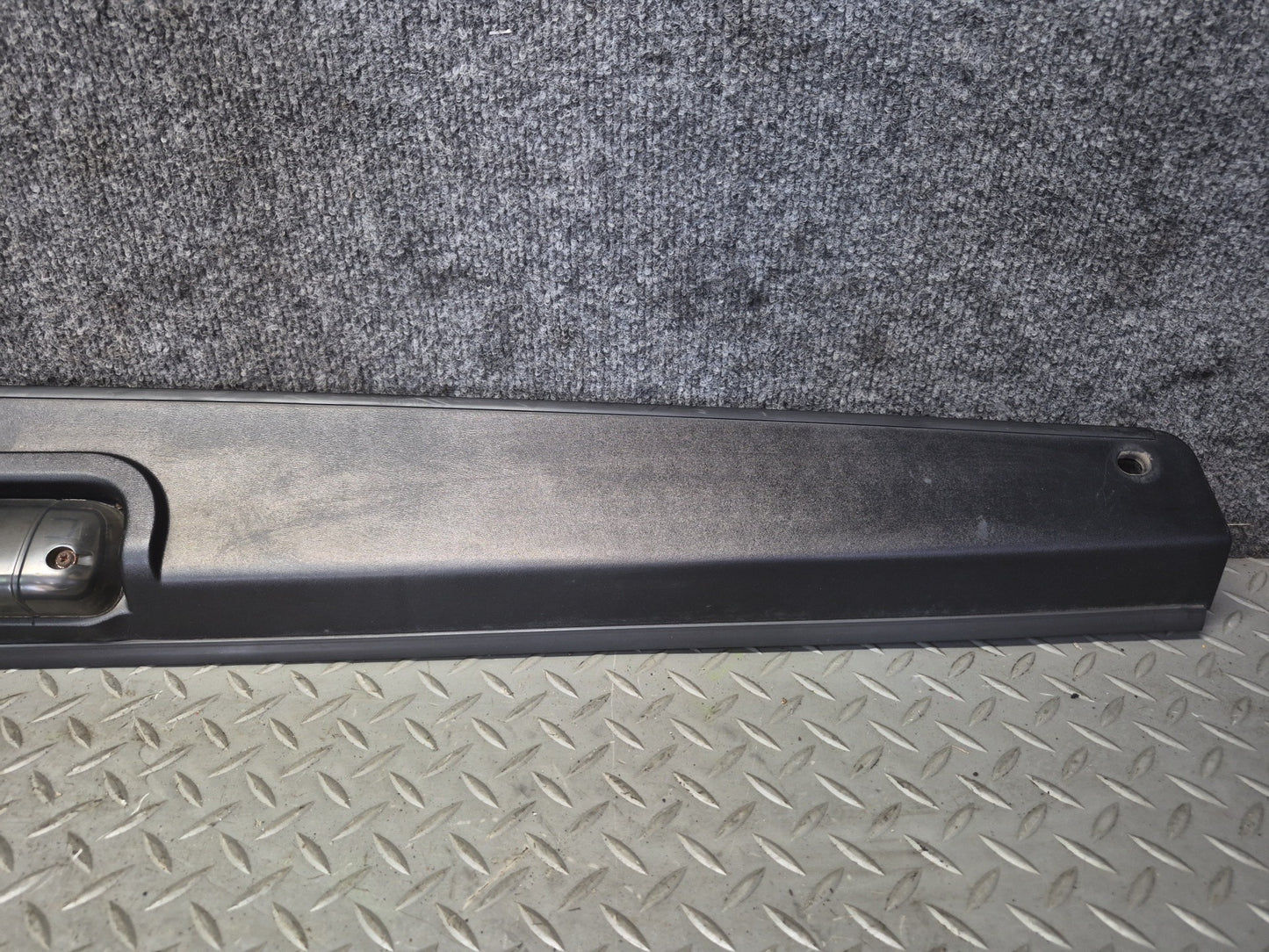 2003-2009 Hummer H2 Rear Trunk Tailgate Liftgate Upper Spoiler 15189423