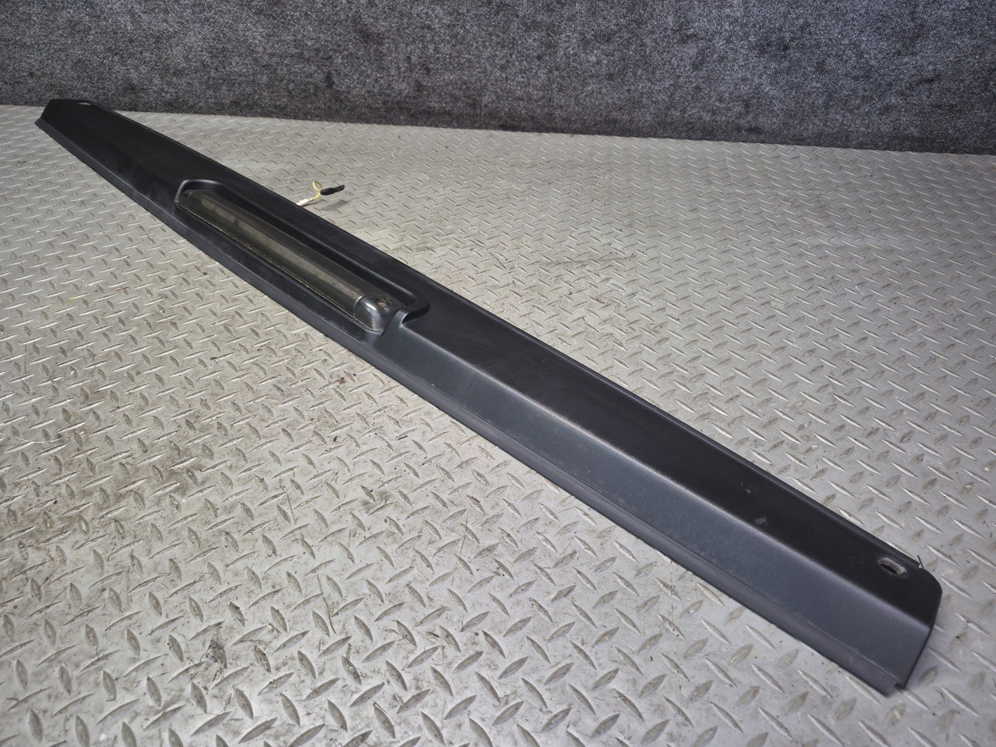 2003-2009 Hummer H2 Rear Trunk Tailgate Liftgate Upper Spoiler 15189423