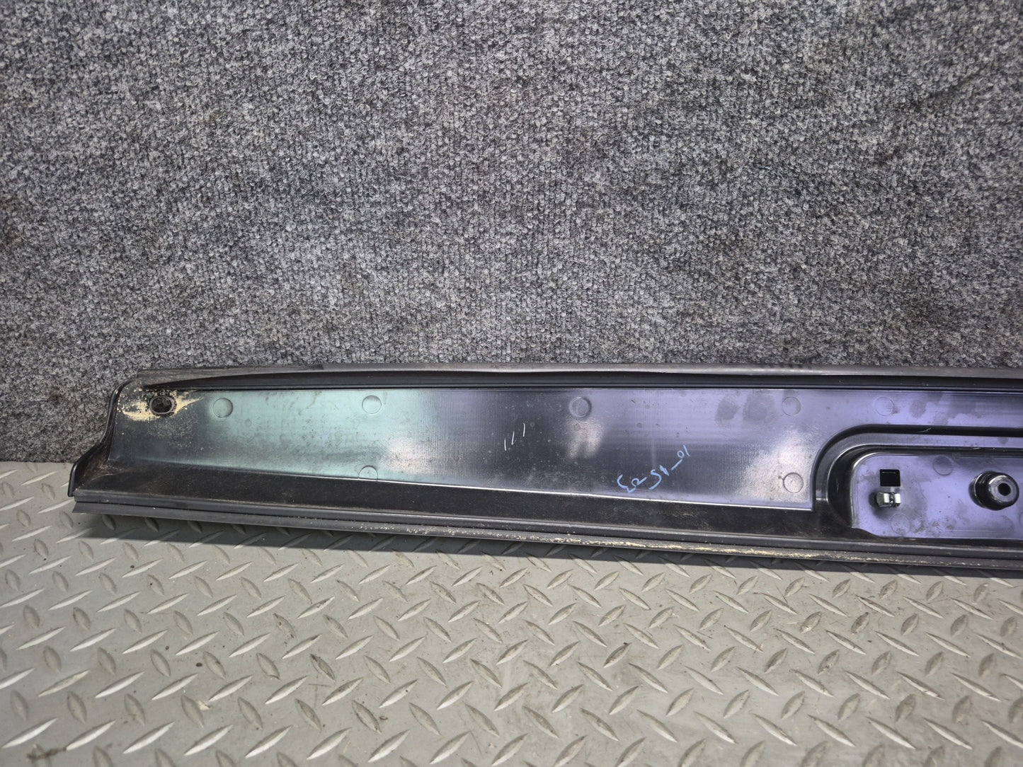 2003-2009 Hummer H2 Rear Trunk Tailgate Liftgate Upper Spoiler 15189423