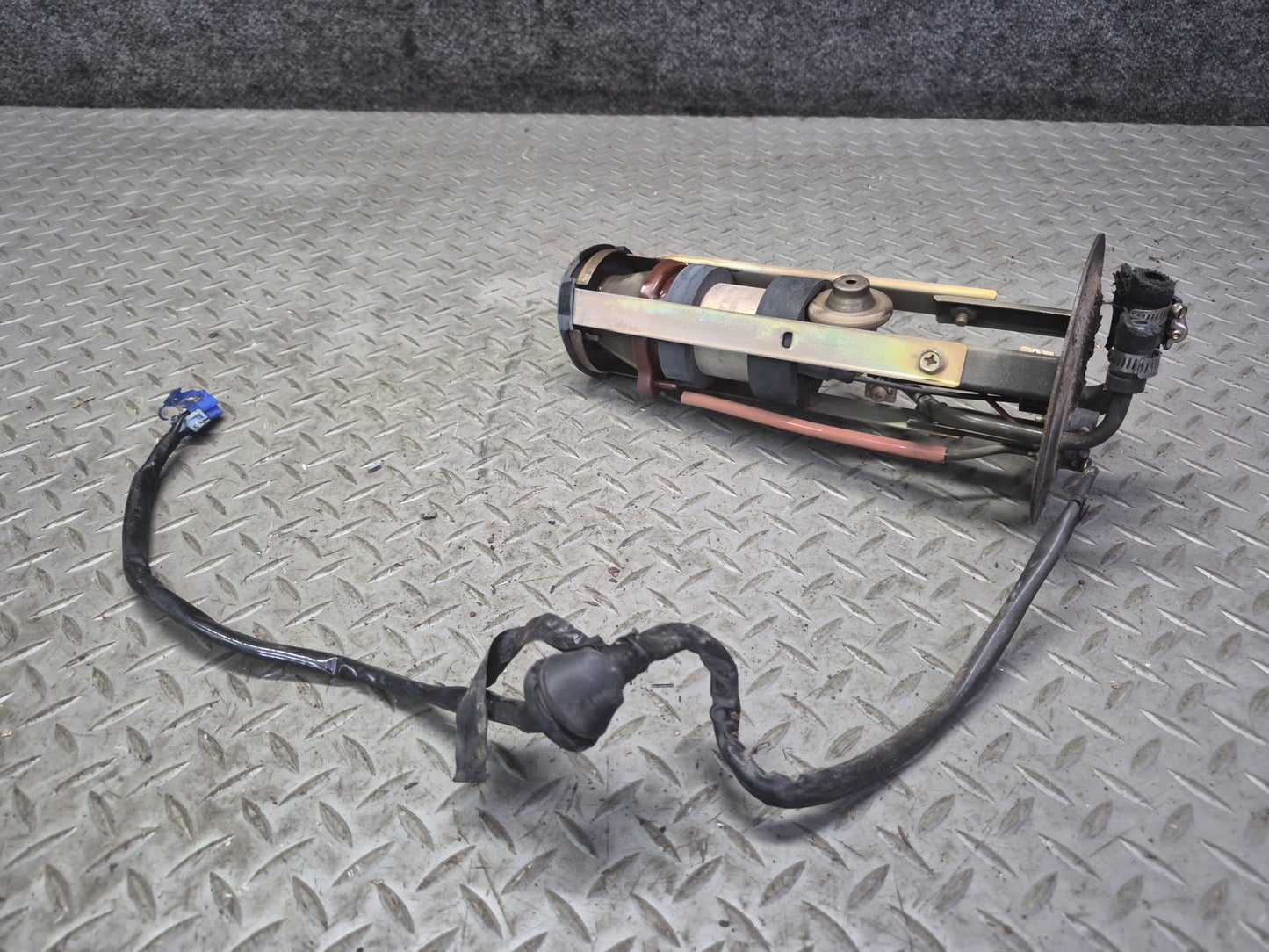 85-89 Nissan Z31 300ZX VG30E NA Fuel Pump w Sending Unit & Wire Set OEM