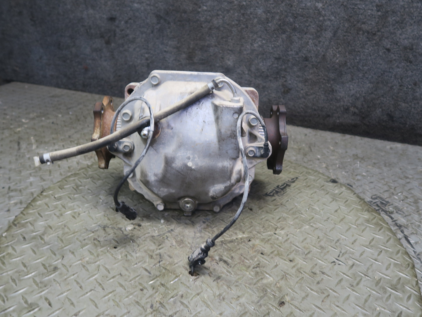 15-20 Nissan Z34 370Z Nismo A/T LSD Rear Differential Carrier 3.357 Ratio OEM