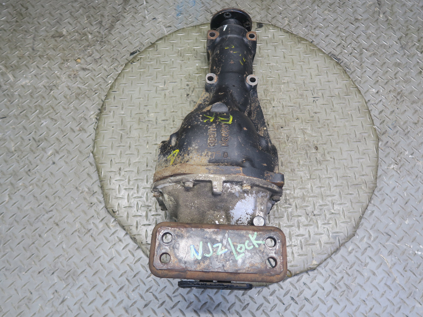 87-89 Nissan Z31 300ZX Turbo Rear Axle Differential Carrier 3.7 Ratio LSD OEM