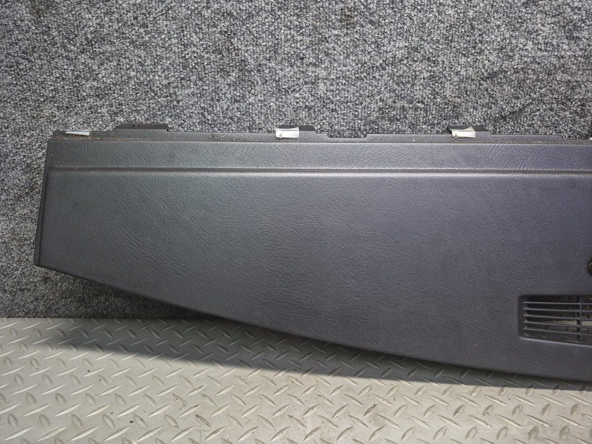 2003-2007 Hummer H2 Dash Upper Defrost Air Vent Grille Trim Panel 15102556