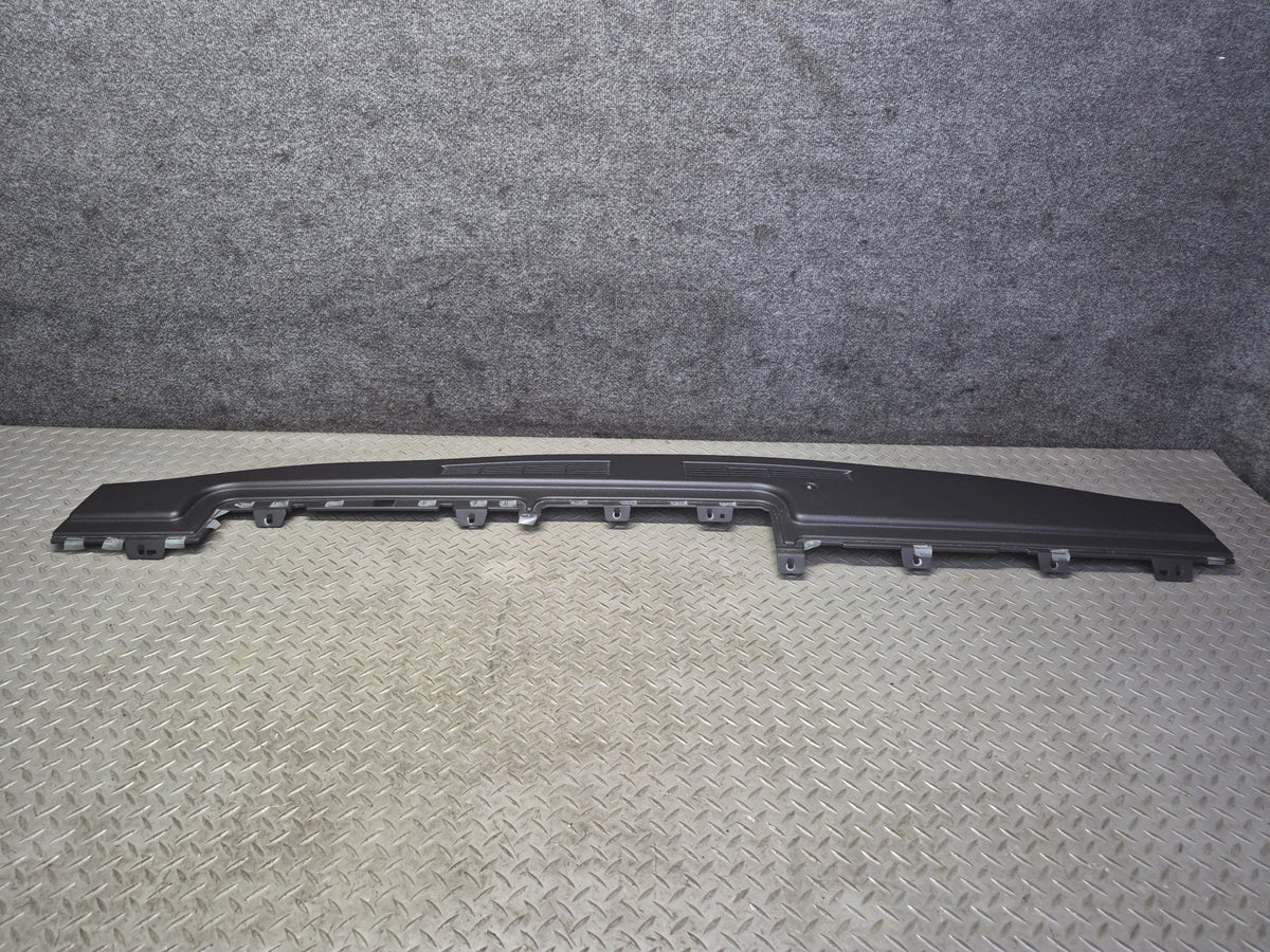 2003-2007 Hummer H2 Dash Upper Defrost Air Vent Grille Trim Panel 15102556