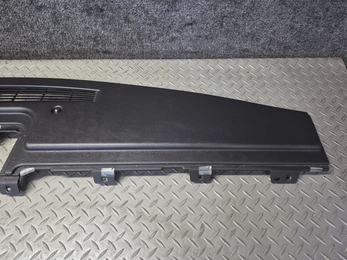 2003-2007 Hummer H2 Dash Upper Defrost Air Vent Grille Trim Panel 15102556
