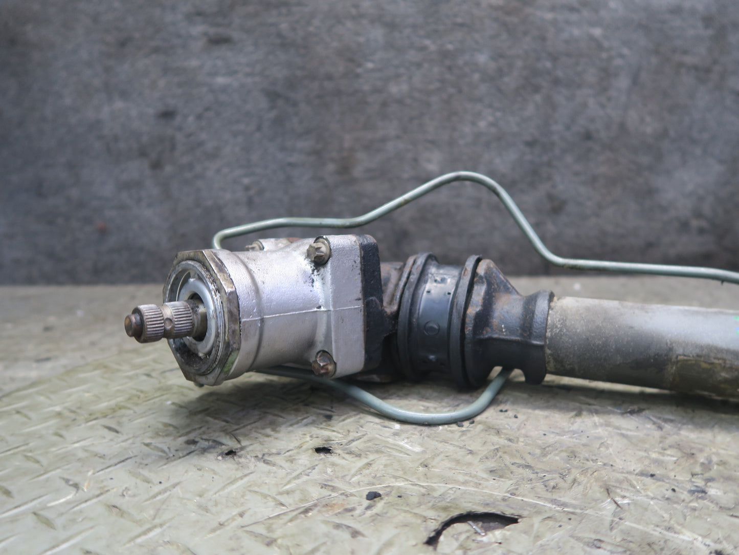 1987 Nissan Z31 300ZX NON Turbo Power Steering Rack & Pinion OEM