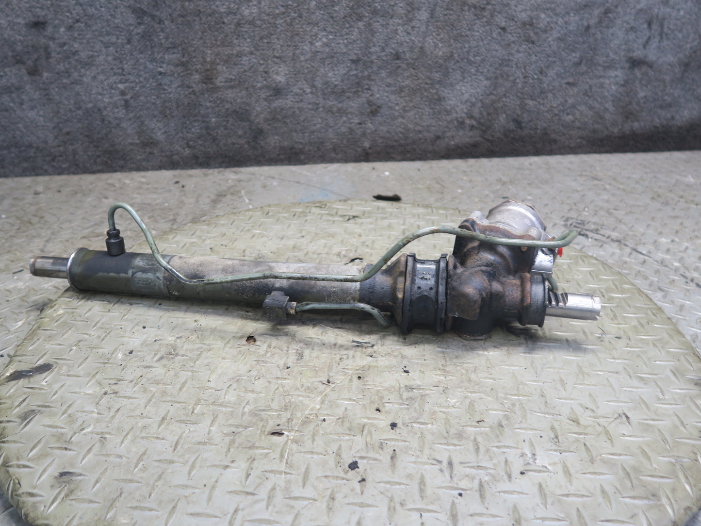 1987 Nissan Z31 300ZX NON Turbo Power Steering Rack & Pinion OEM