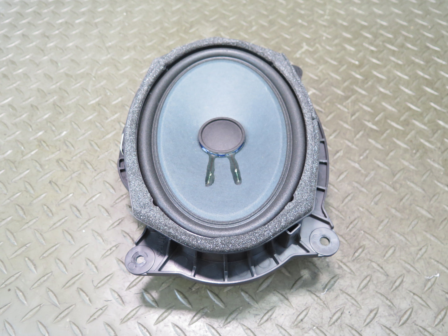 08-16 Lexus UVF46L LS600h Set of 2 Front Door Mark Levinson Speaker OEM