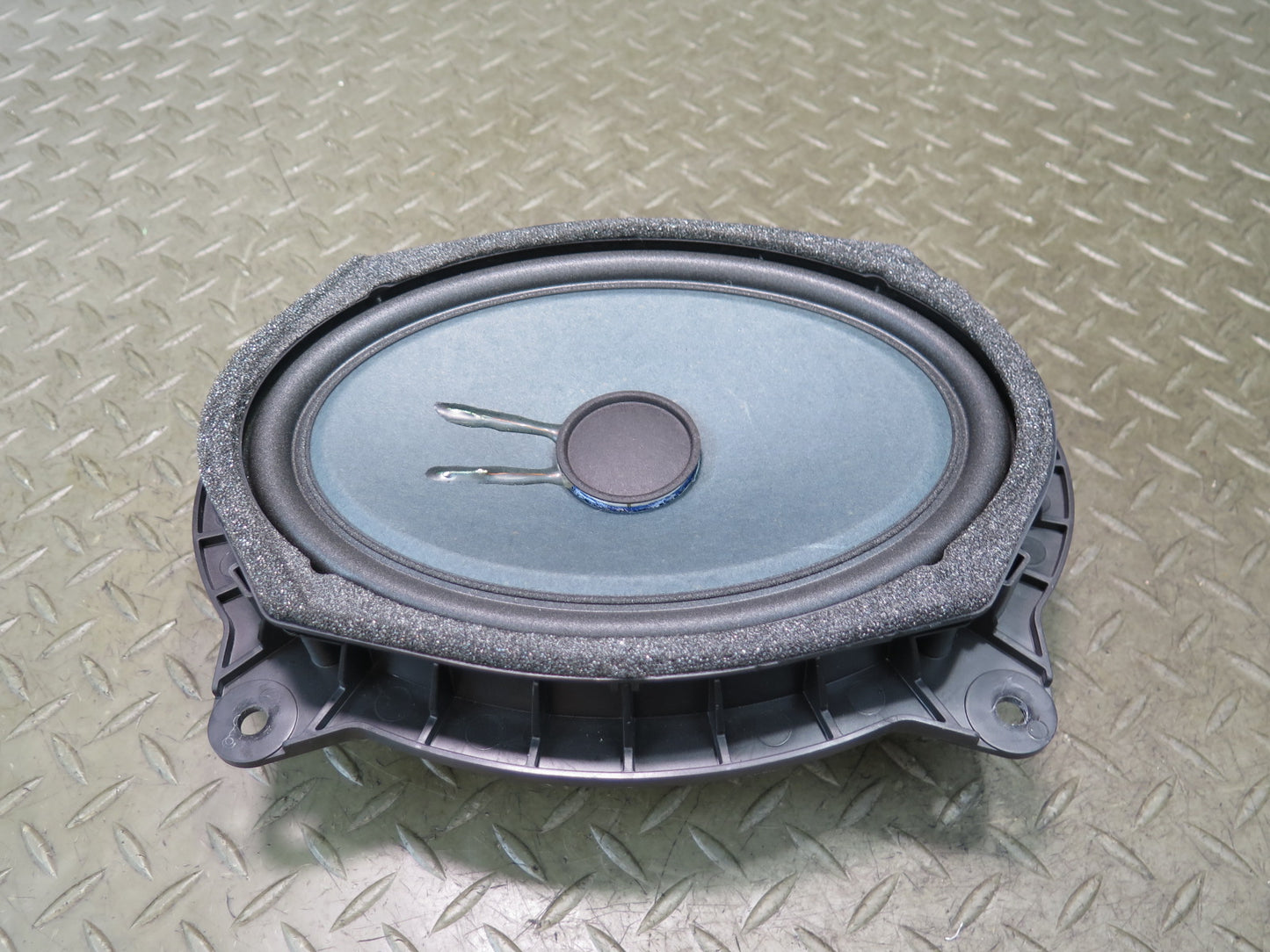 08-16 Lexus UVF46L LS600h Set of 2 Front Door Mark Levinson Speaker OEM