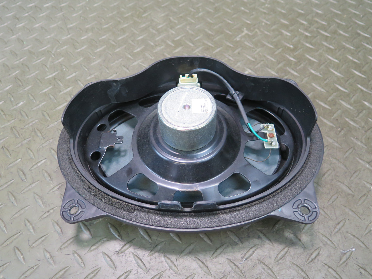 08-16 Lexus UVF46L LS600h Set of 2 Front Door Mark Levinson Speaker OEM