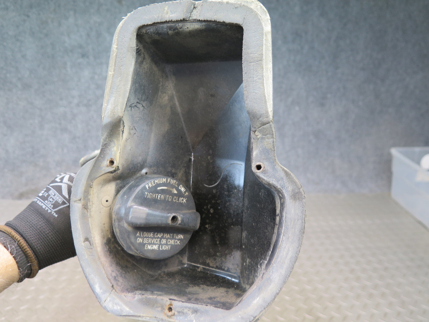 04-08 Dodge RAM 1500 DR Fuel Tank Filler Neck Tube Line Assembly 52102142AE