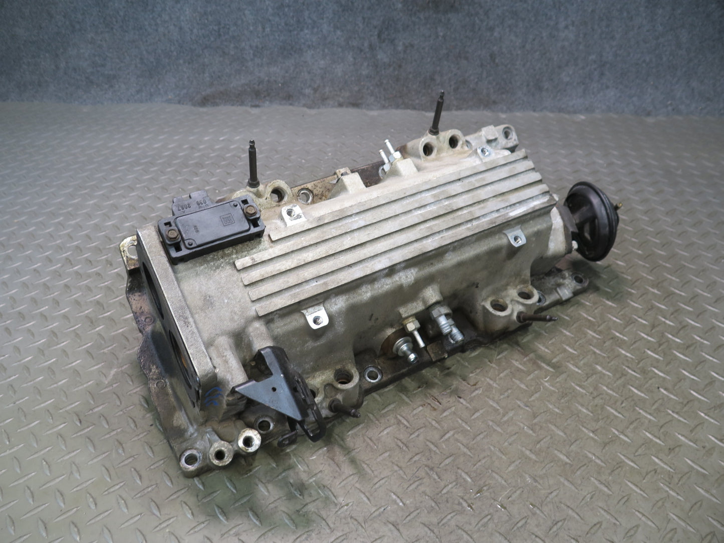 92-93 Chevrolet Corvette C4 V8 5.7L LT1 Engine Intake Manifold 81K Miles OEM