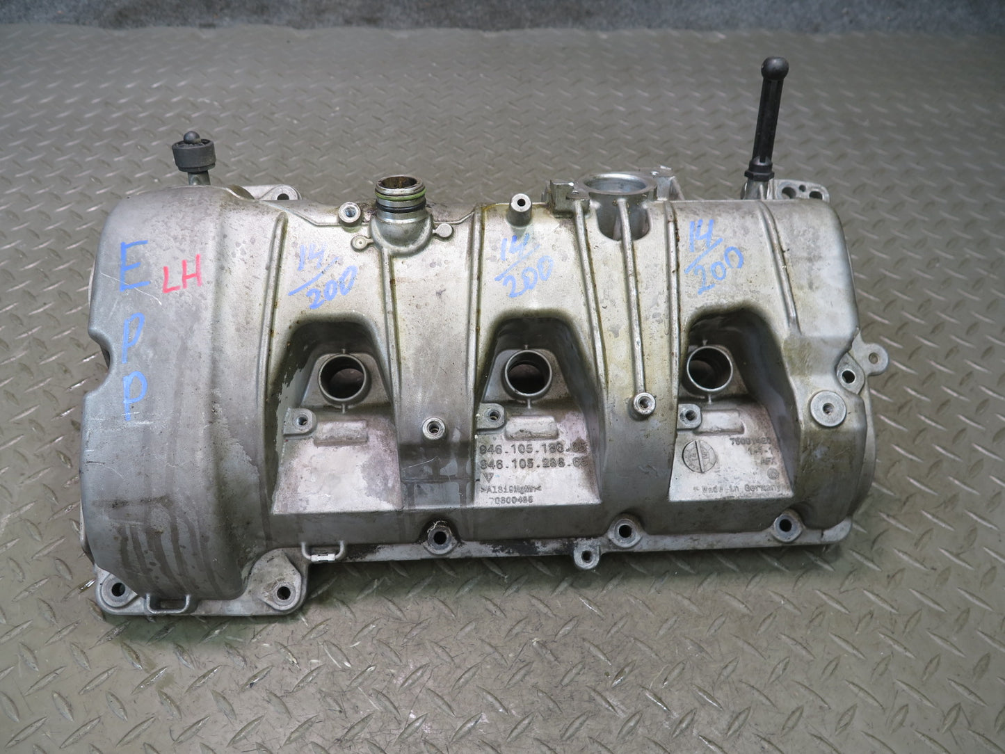 2014-2016 Porsche Panamera 970 3.0L Engine Left Side Cylinder Head Valve Cover
