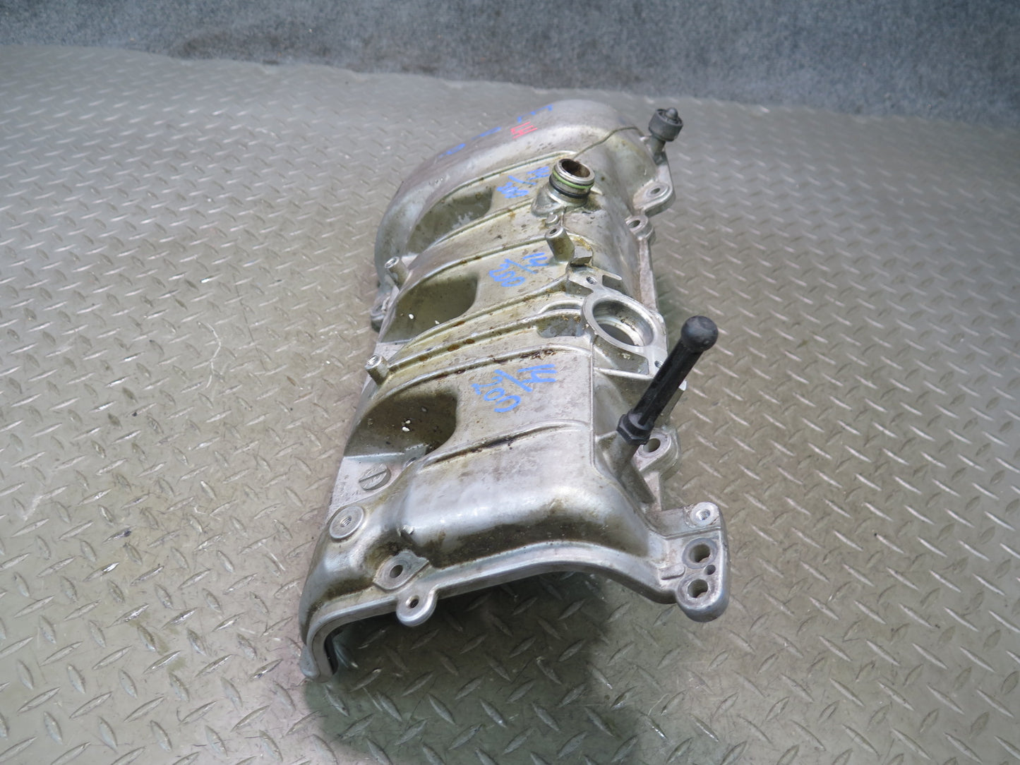 2014-2016 Porsche Panamera 970 3.0L Engine Left Side Cylinder Head Valve Cover