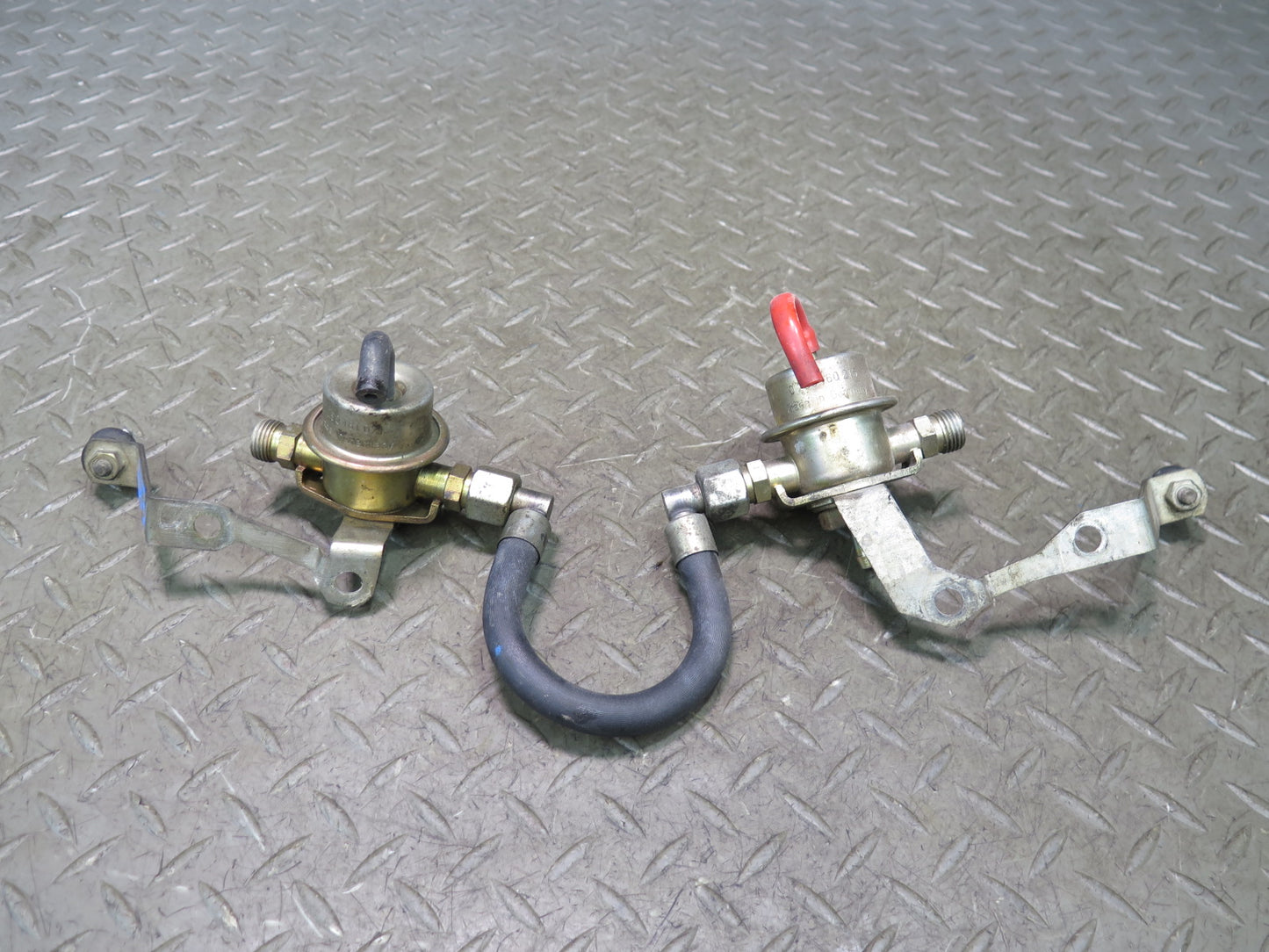 2014-2016 Porsche Panamera 970 3.0L Engine Fuel Pressure Regulator Assembly
