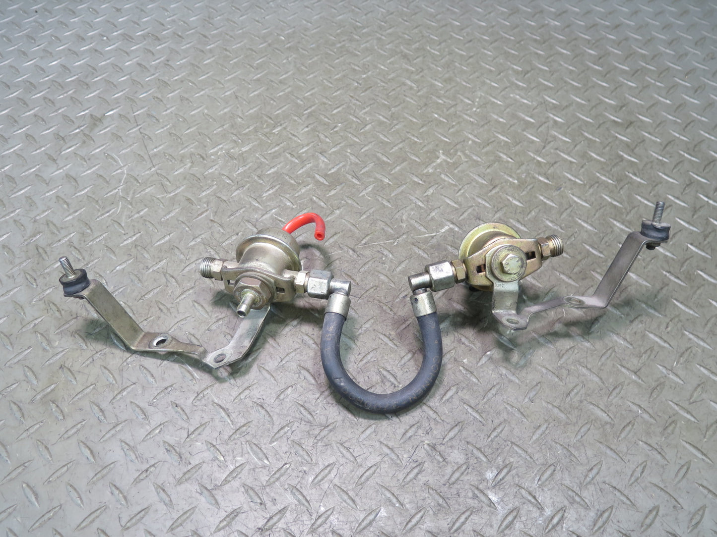 2014-2016 Porsche Panamera 970 3.0L Engine Fuel Pressure Regulator Assembly