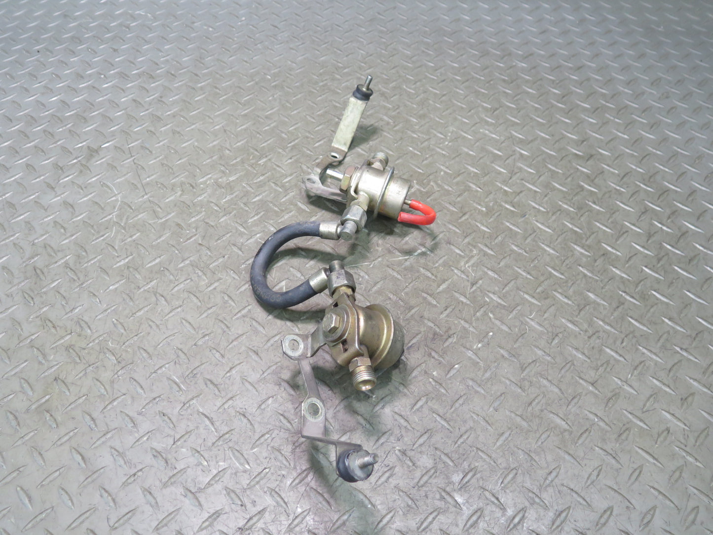 2014-2016 Porsche Panamera 970 3.0L Engine Fuel Pressure Regulator Assembly