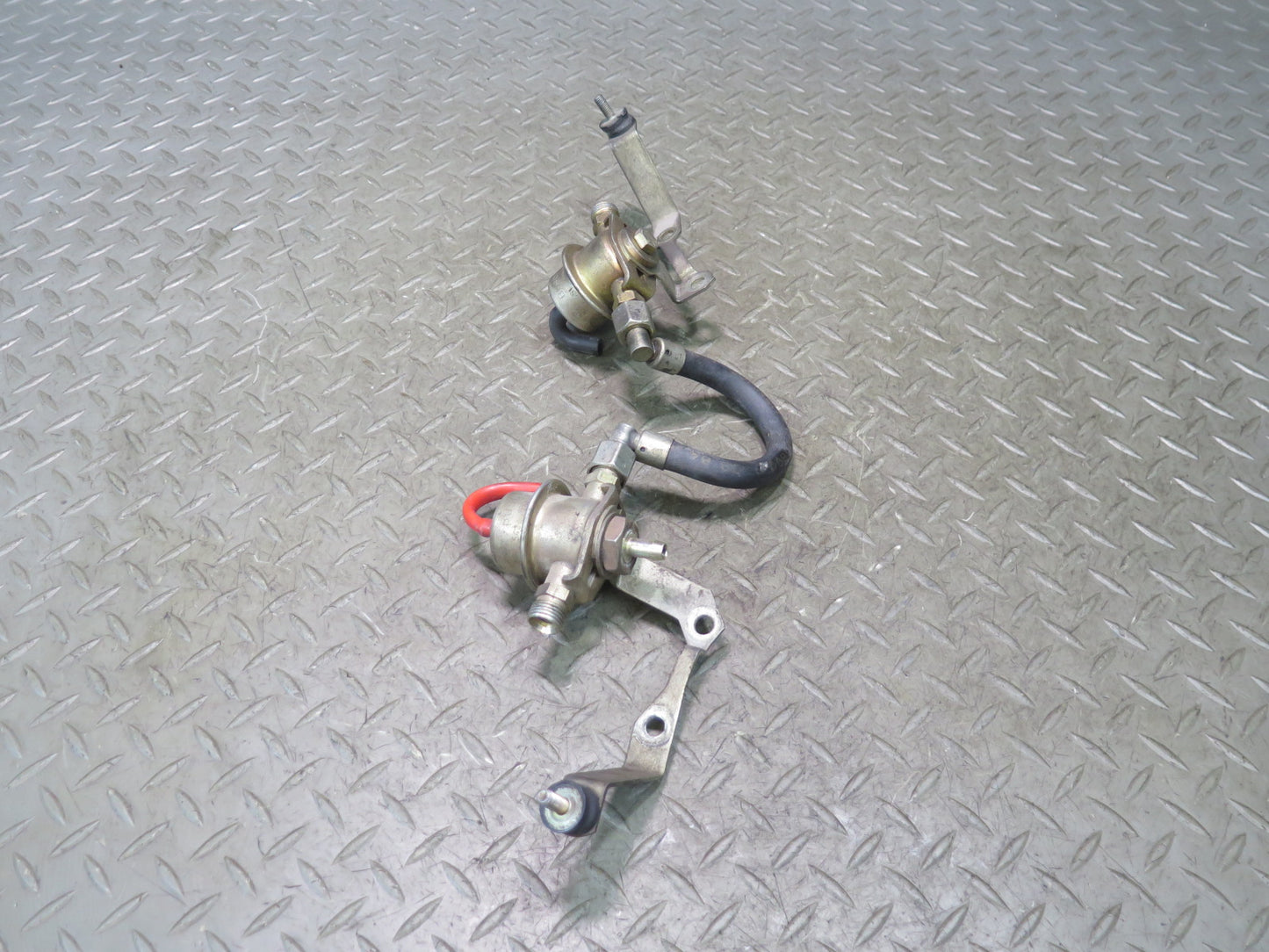 2014-2016 Porsche Panamera 970 3.0L Engine Fuel Pressure Regulator Assembly