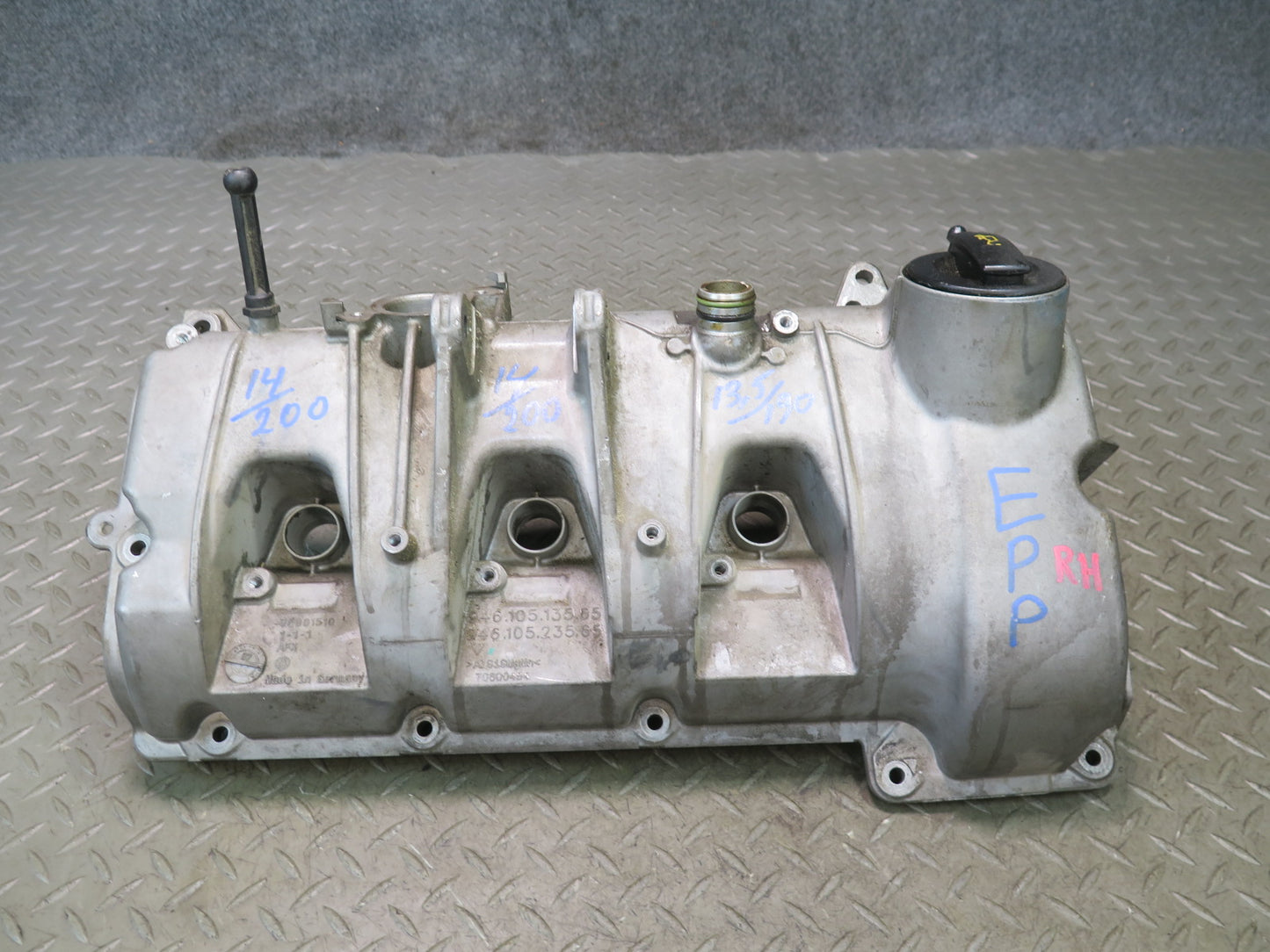 2014-2016 Porsche Panamera 970 3.0L Engine Right Side Cylinder Head Valve Cover