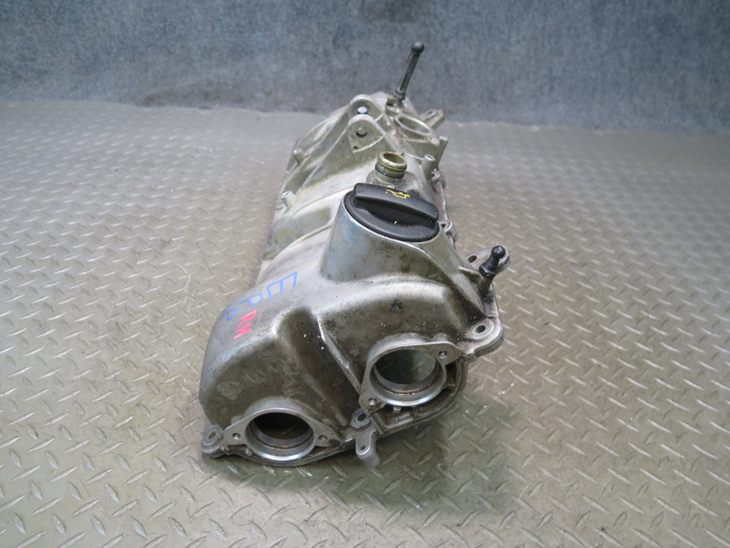 2014-2016 Porsche Panamera 970 3.0L Engine Right Side Cylinder Head Valve Cover