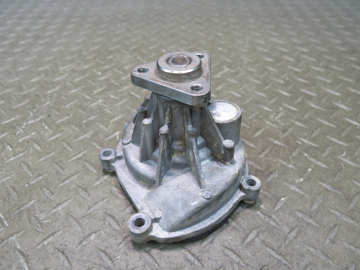 2014-2016 Porsche Panamera 970 3.0L Engine Coolant Water Pump