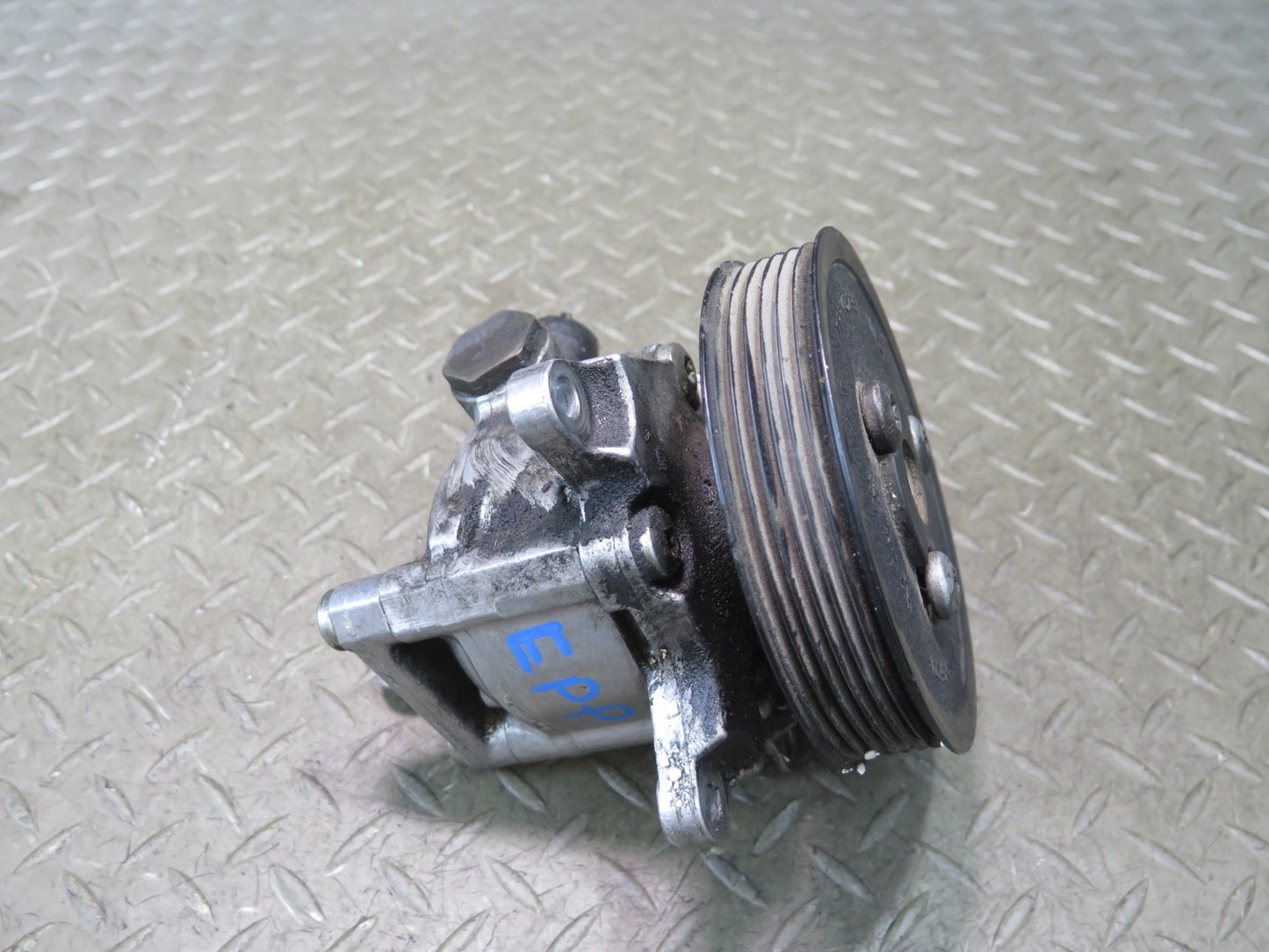 2014-2016 Porsche Panamera 970 3.0L Engine Power Steering Pump W/ Pulley