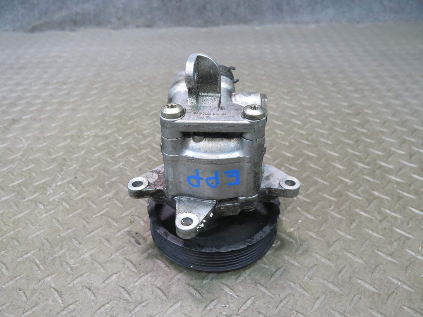 2014-2016 Porsche Panamera 970 3.0L Engine Power Steering Pump W/ Pulley