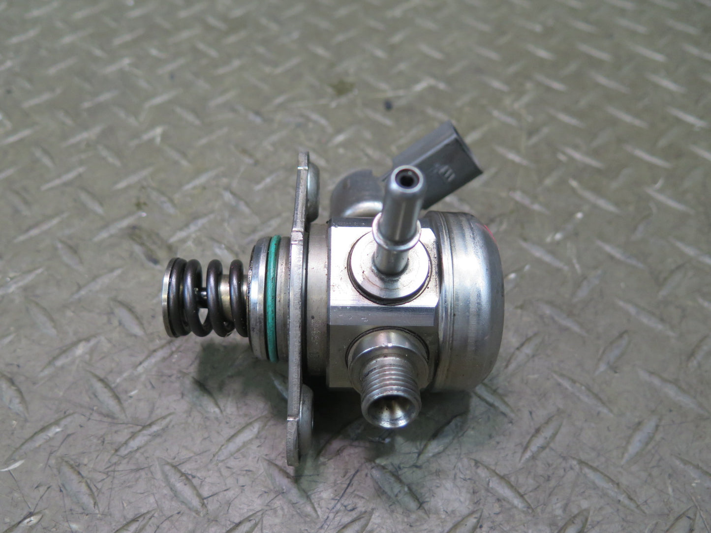 2014-2016 Porsche Panamera 970 3.0L Engine High Pressure Fuel Pump