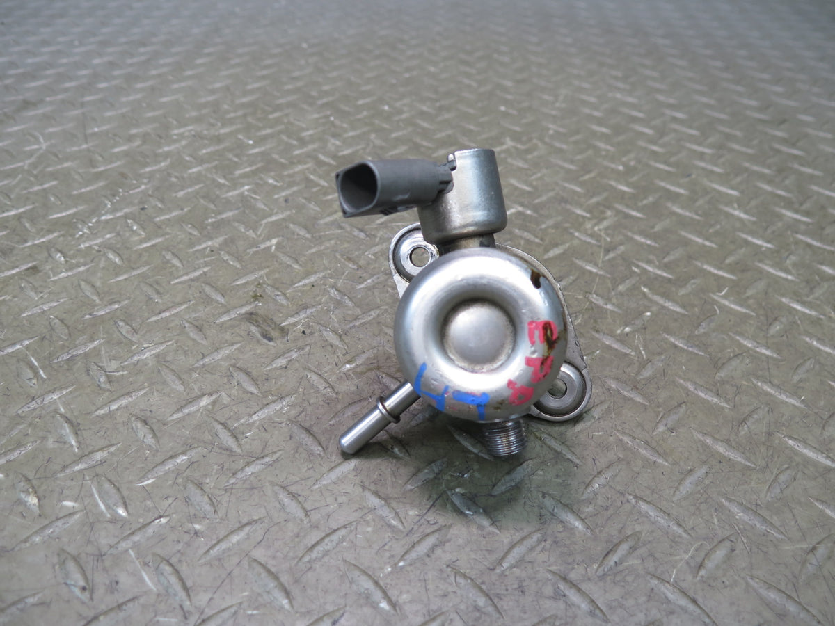 2014-2016 Porsche Panamera 970 3.0L Engine Left Side High Pressure Fuel Pump