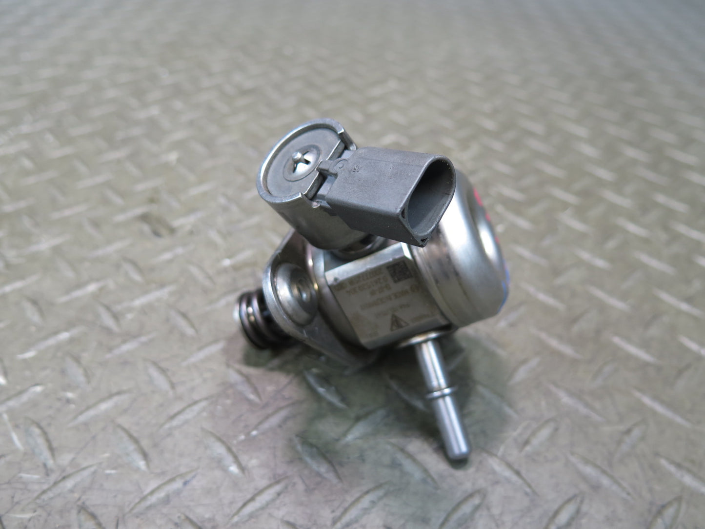 2014-2016 Porsche Panamera 970 3.0L Engine Left Side High Pressure Fuel Pump