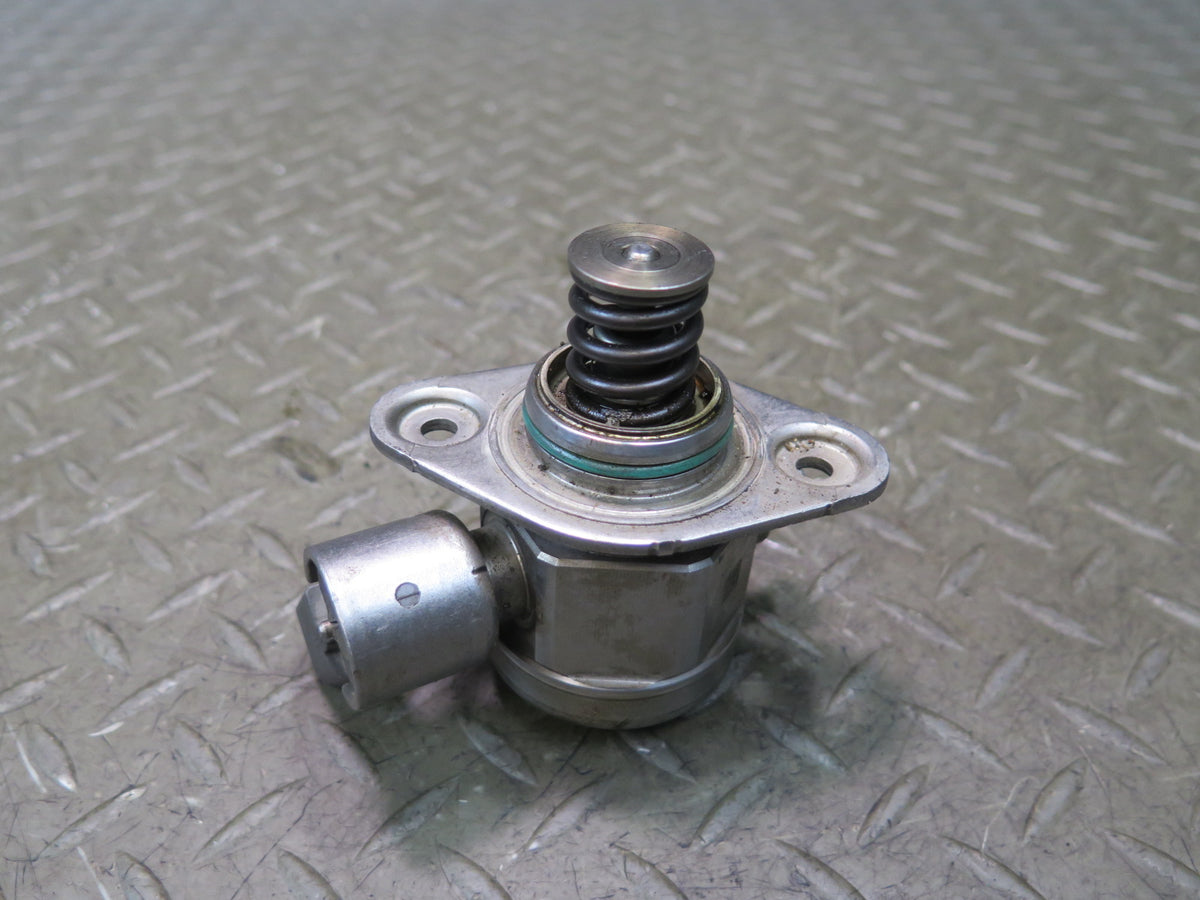 2014-2016 Porsche Panamera 970 3.0L Engine Left Side High Pressure Fuel Pump