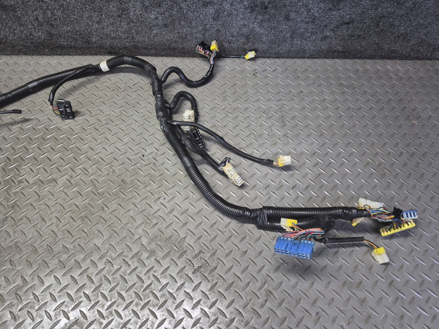 87-89 Nissan Z31 300ZX Instrument Panel Dash Wire Wiring Harness 24013-21P06 OEM