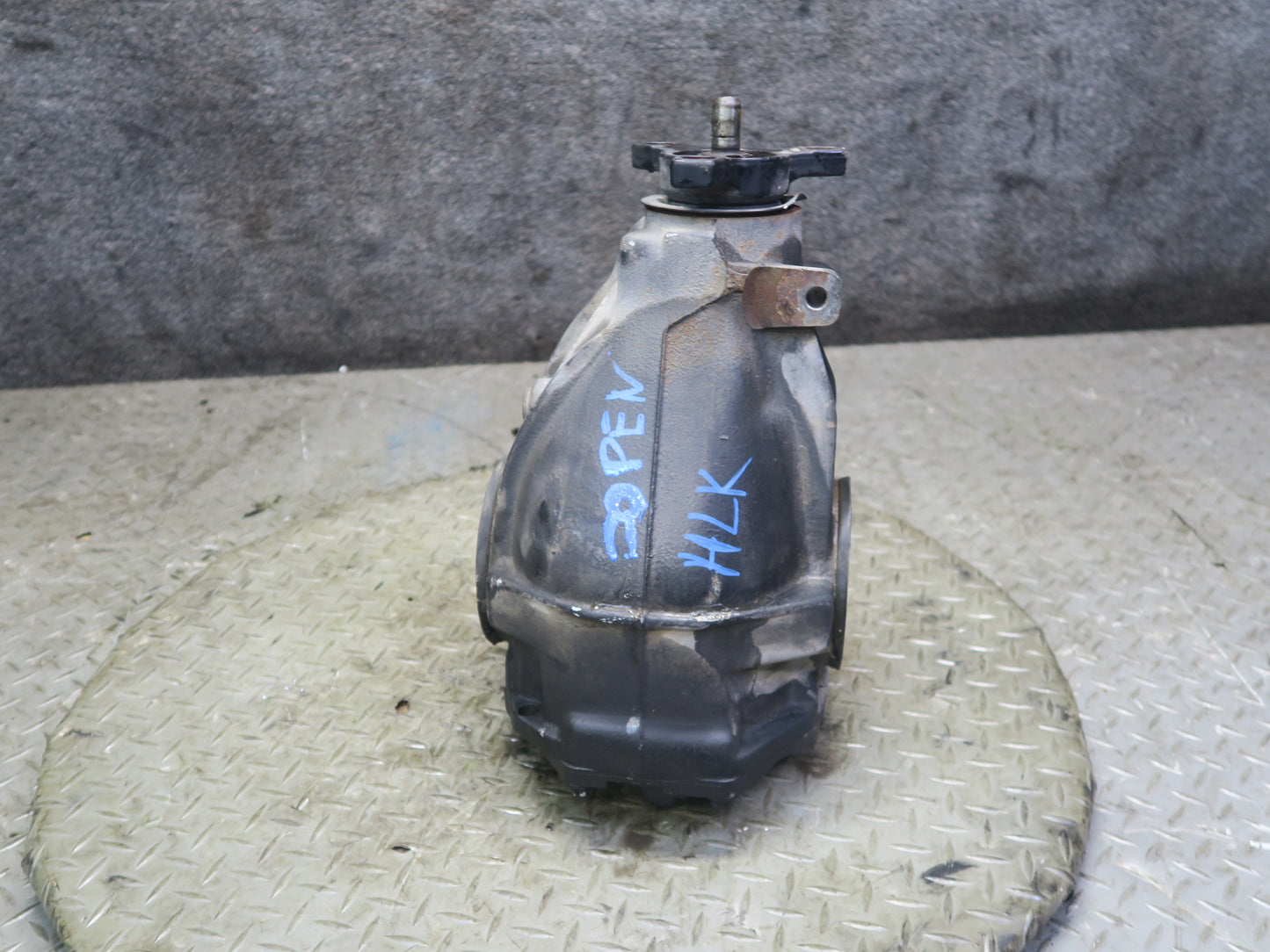 05-11 Mercedes R171 SLK350 RWD Rear Axle Differential Carrier 3.27 Ratio OEM