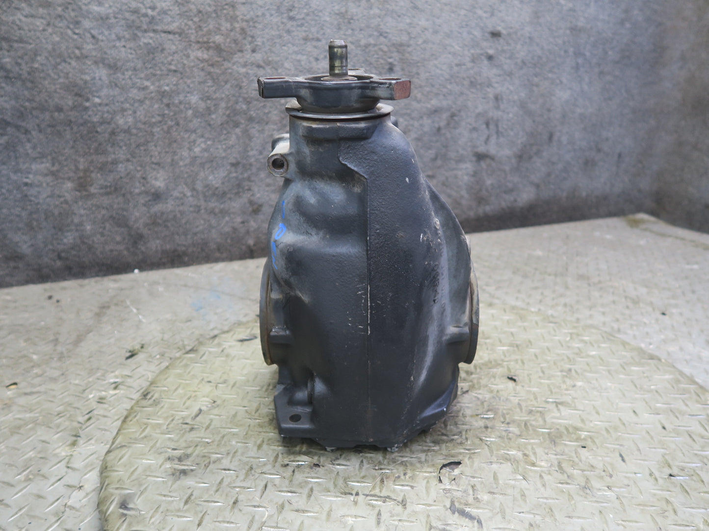05-11 Mercedes R171 SLK350 RWD Rear Axle Differential Carrier 3.27 Ratio OEM