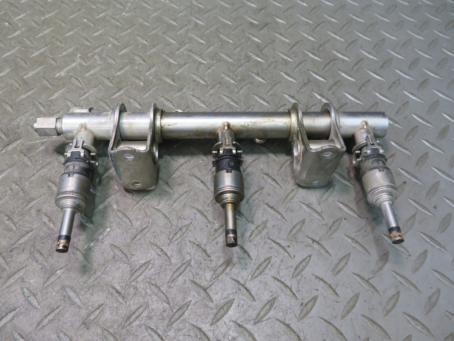 2014-2016 Porsche Panamera 970 3.0L Left & Right Fuel Rail Line W/ Injectors Set