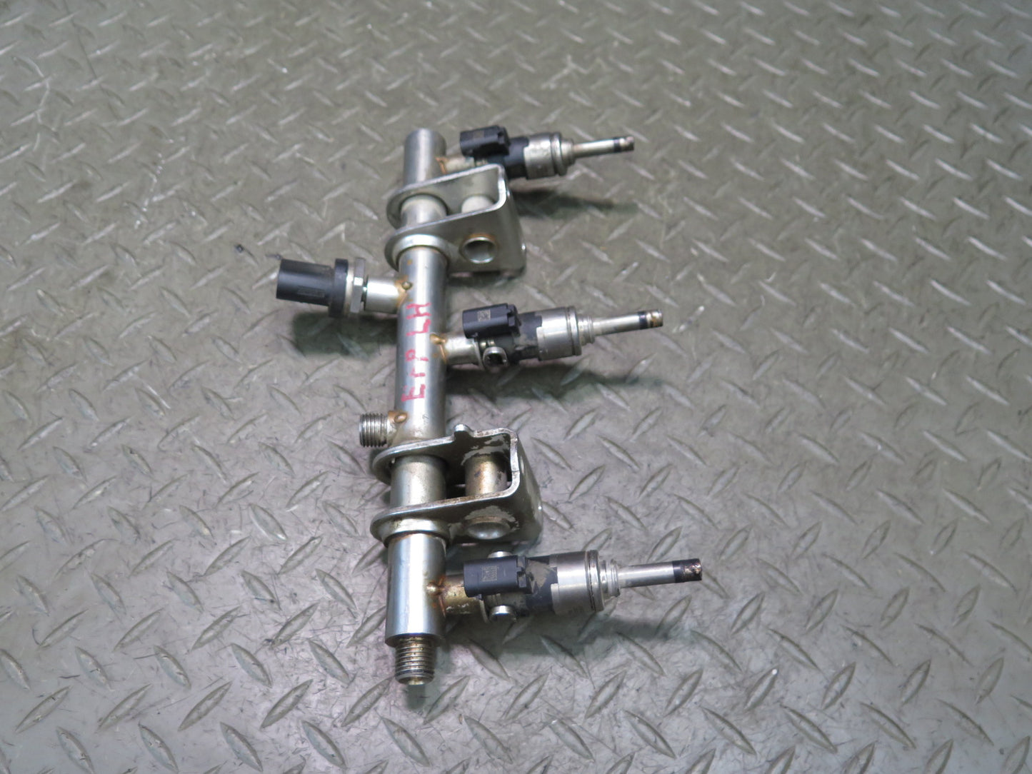 2014-2016 Porsche Panamera 970 3.0L Left & Right Fuel Rail Line W/ Injectors Set