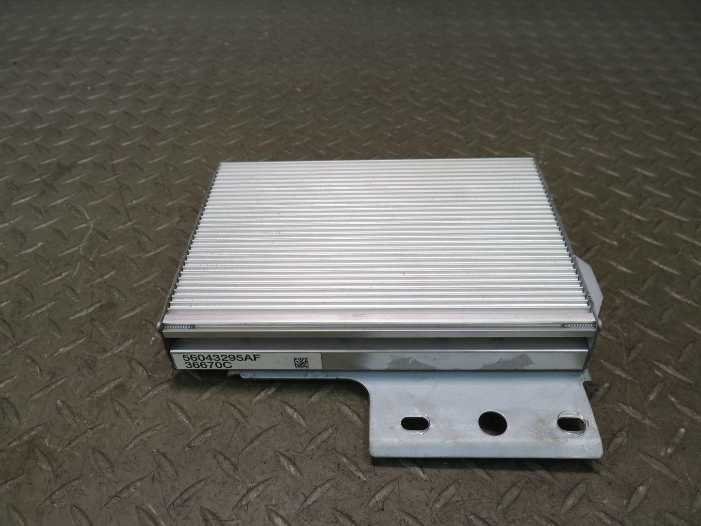 2005 Dodge RAM 1500 DR Infinity Radio Audio Amplifier AMP 56043295AF OEM